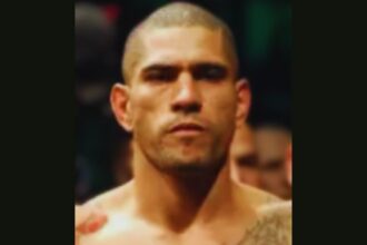 Unpredictable Showdown: Pereira vs. Prochazka at UFC 295 Promises High-Octane Action!