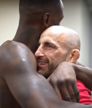 Volkanovski Backs Teammate Israel Adesanya for UFC Middleweight Title Defense Against Strickland