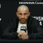 "Volkanovski Accepts Defeat: Topuria's Devastating Right Hand Shocks MMA World"
