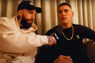 Alex Pereira Shocks MMA World: Opponent Knocked Out Cold for 8 Minutes!