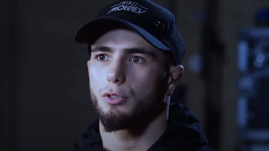 Muhammad Mokaev's Tenacity: Refusing to Tap to Knee Bar Leads to Significant Injury