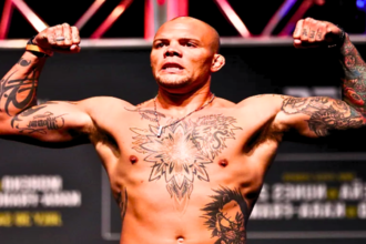 "Unlocking Anthony Smith's Everyday Weight: A Look Behind the Scenes"