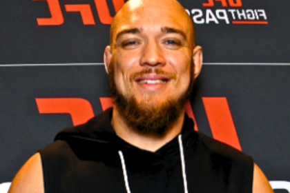 "Stepping into the Light: Valter Walker Embraces UFC Spotlight Alongside Brother Johnny"