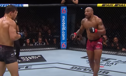 Referee’s Mistake Sparks Outrage: Mma World Struggles to Act After Boxer Suffers Serious Injury