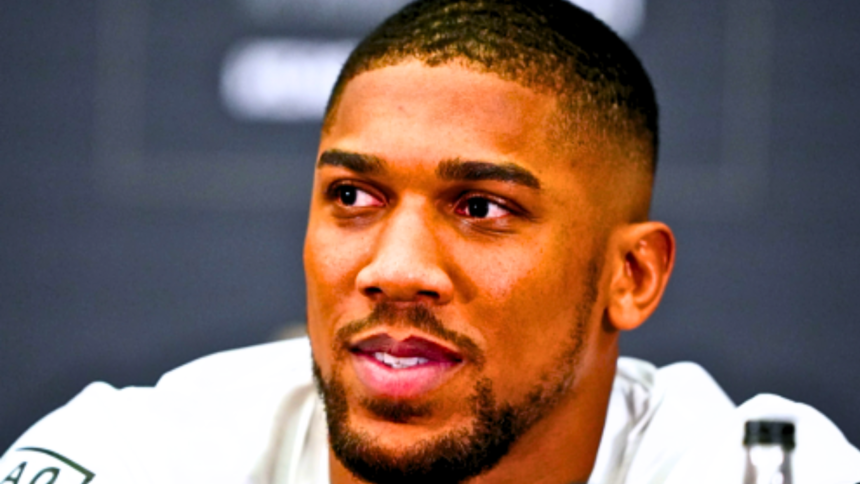 "Smith's Shot: Anthony Aims for UFC 301 Upset"