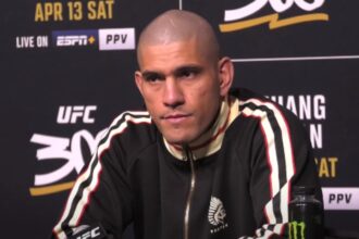 Jon Jones takes a look at Extreme Fighting and Alex Pereira at the MMA world