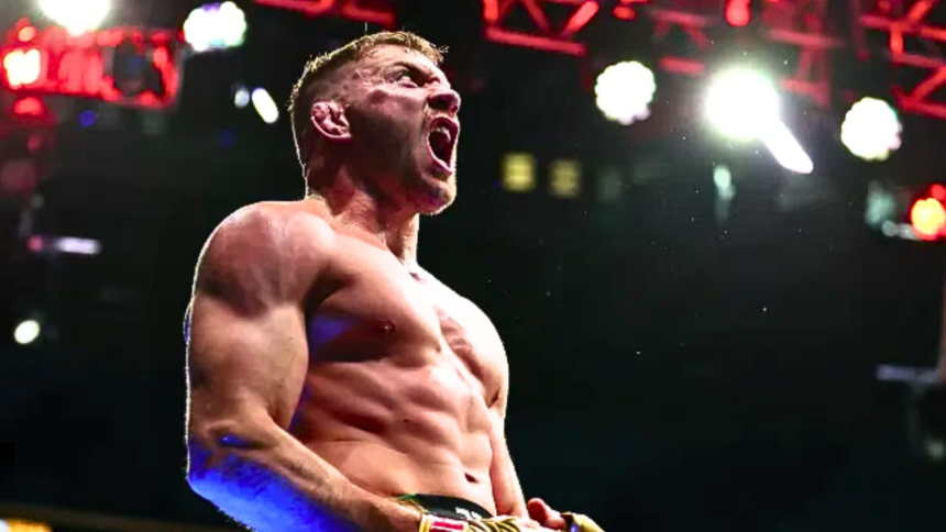 "Du Plessis Defeats Adesanya to Keep UFC Title in a Thrilling Perth Showdown"